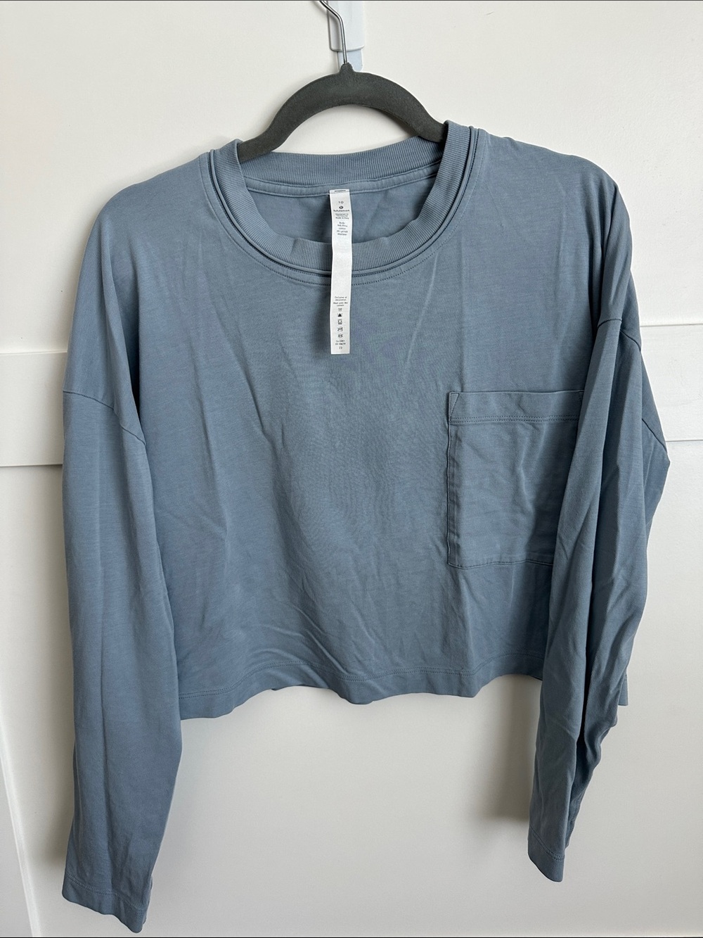 Lululemon crop top